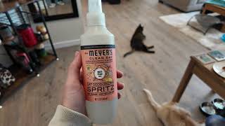 MRS. MEYER'S CLEAN DAY Cat Deodorizing Spray