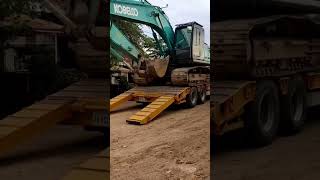 HINO700 and Excavator KOBELCO in Cambodia 🇰🇭 #travel #truck #trending #trendingshorts #hino700