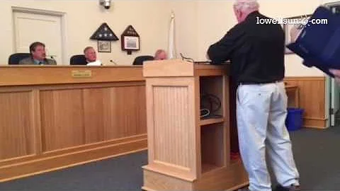 Video: Billerica police officer removes 2 ppl at selectmen meeting. This individual was removed at p