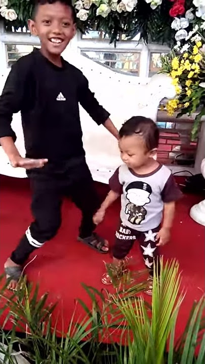 Bayi joget lucu