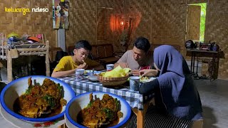 hujan deras di kampung | masak sayap ayam kemangi pedas manis kesukaan anak, masakan desa