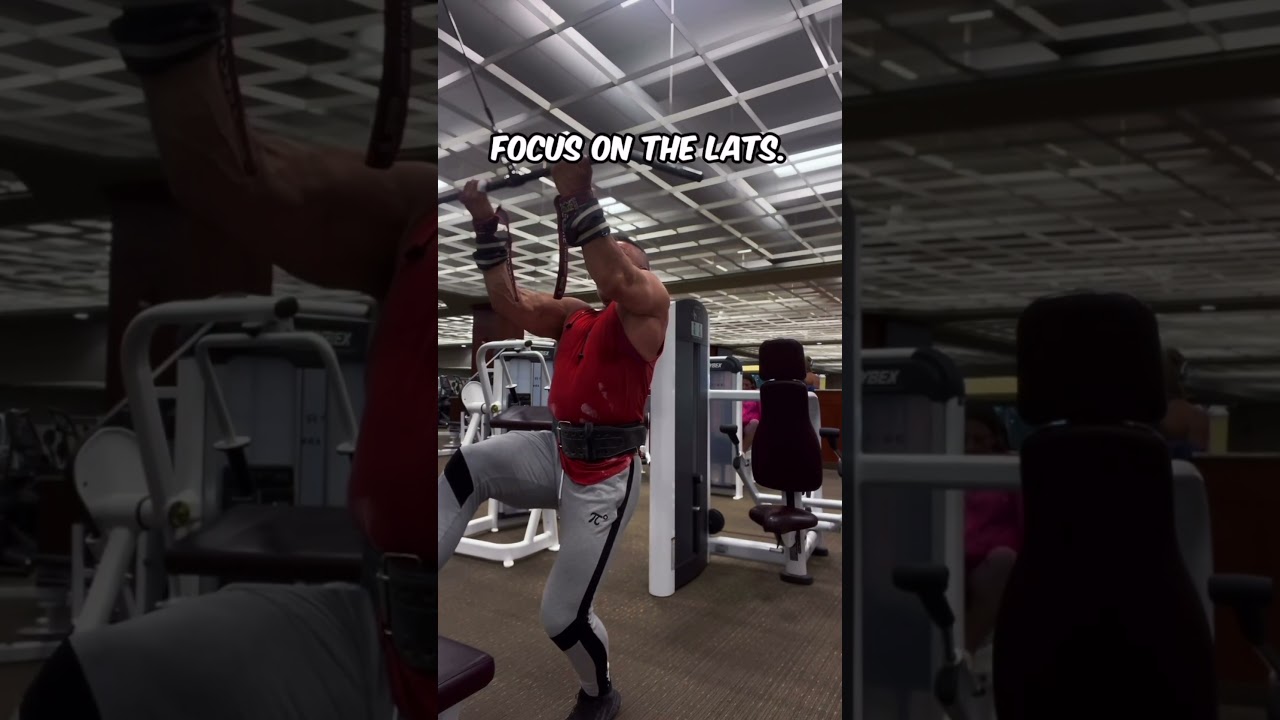 If you’re looking for a great way to isolate your lats, try this standing underhand grip pulldown