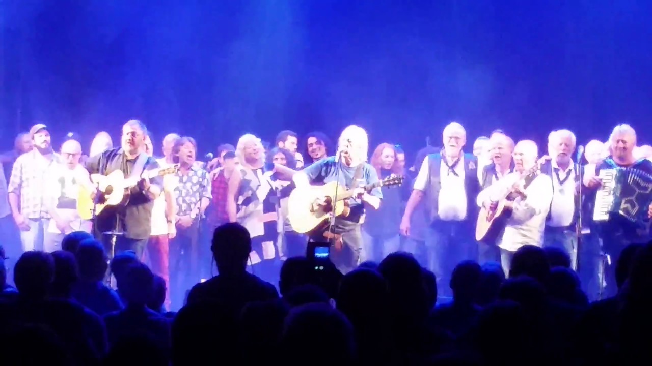 Molly Malone Cockles and Mussels, Irish traditional folk song, Bob