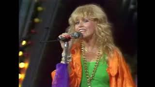 Neoton Família - Kétszázhúsz felett / 220 felett (Exclusive Video)