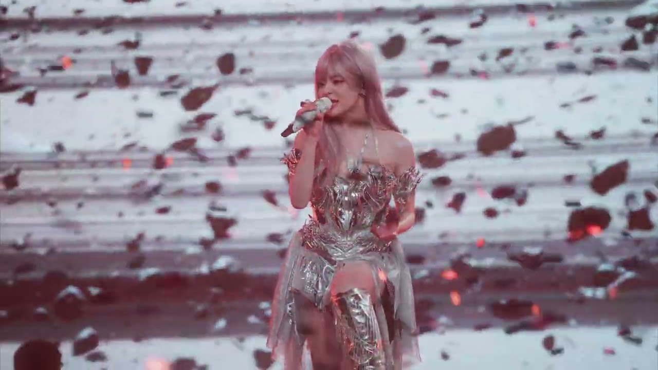 Huang Xiaoyun 黄霄雲 - Ashes from Fireworks