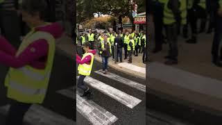 17 novembre blocage à Château Arnoux Saint Auban