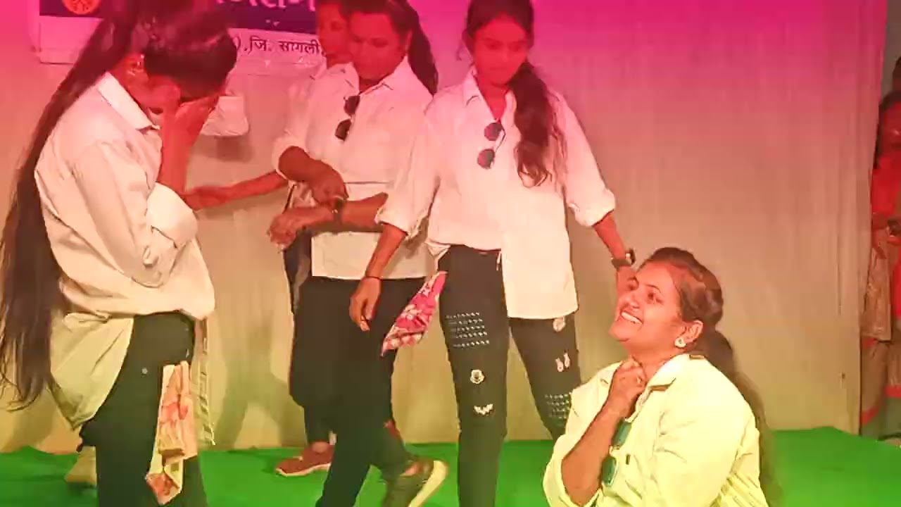 सांस्कृतिक कार्यक्रम सादर