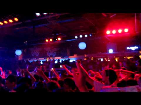 The Revolution Continues || Fedde Le Grand & Mark Knight - (Moby - Natural Blues ID remix)