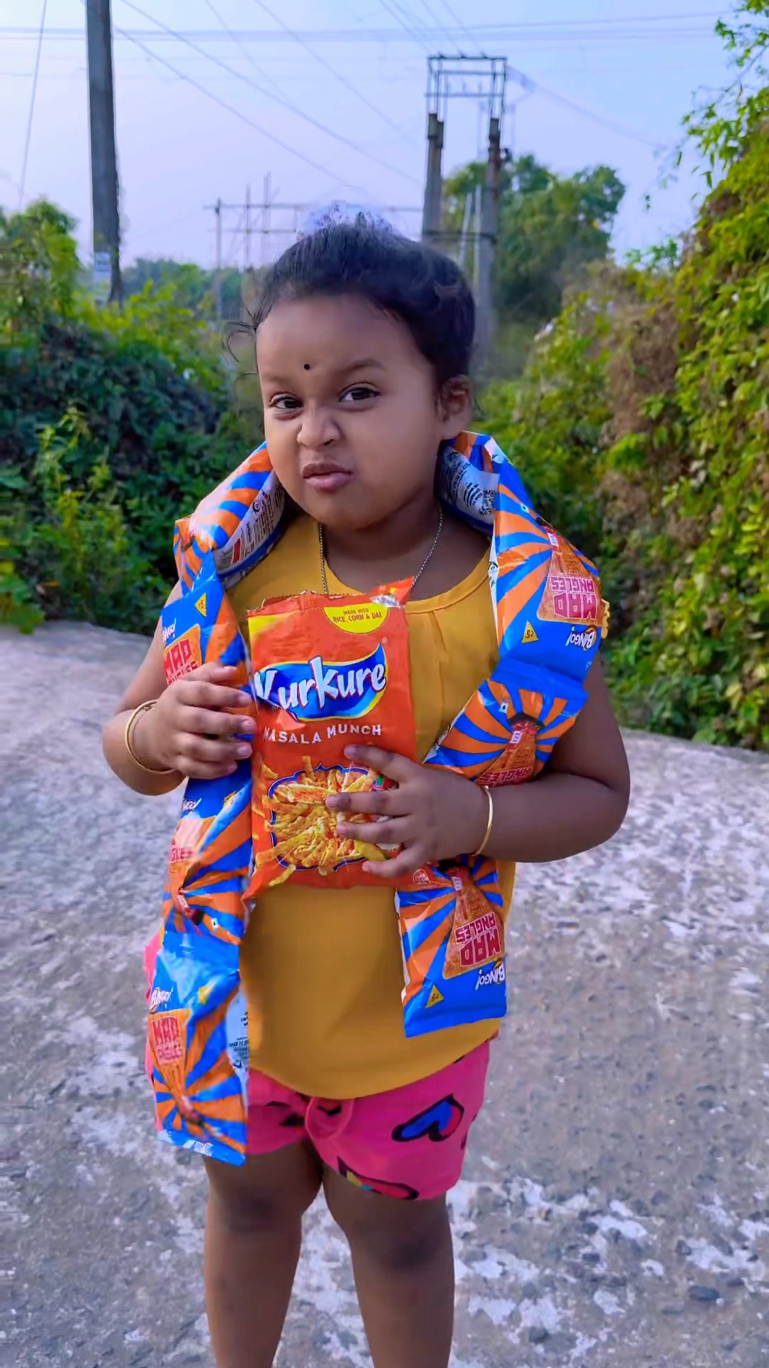 Chor Chor Chips Chor Or Maa ??#shorts #viral #trending #funny #entertainment