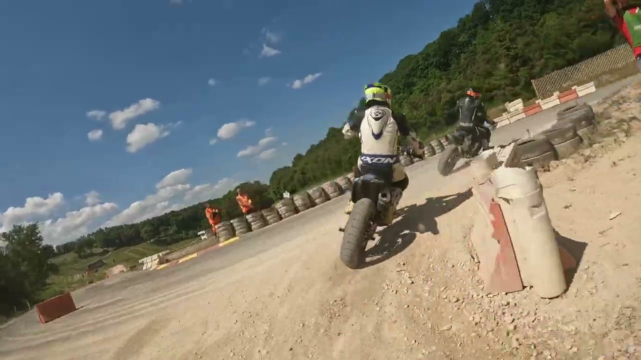 championnat de France supermotard vétérans villars Manche 1 (samedi )