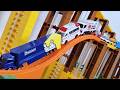 トミカ☆トミカの人気ミニカーが坂道を走る！坂道走行試験！ Working Cars Tomica Drive A Steep Hill!! Drive Test!!