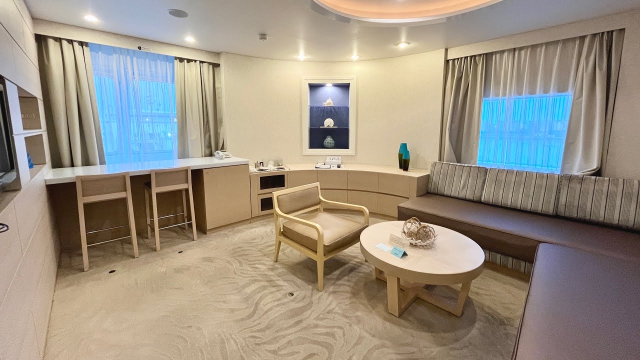 Japan's Longest Ferry Route: 39.5 Hours of Luxury in the Royal Suite (Hokkaido to Nagoya)