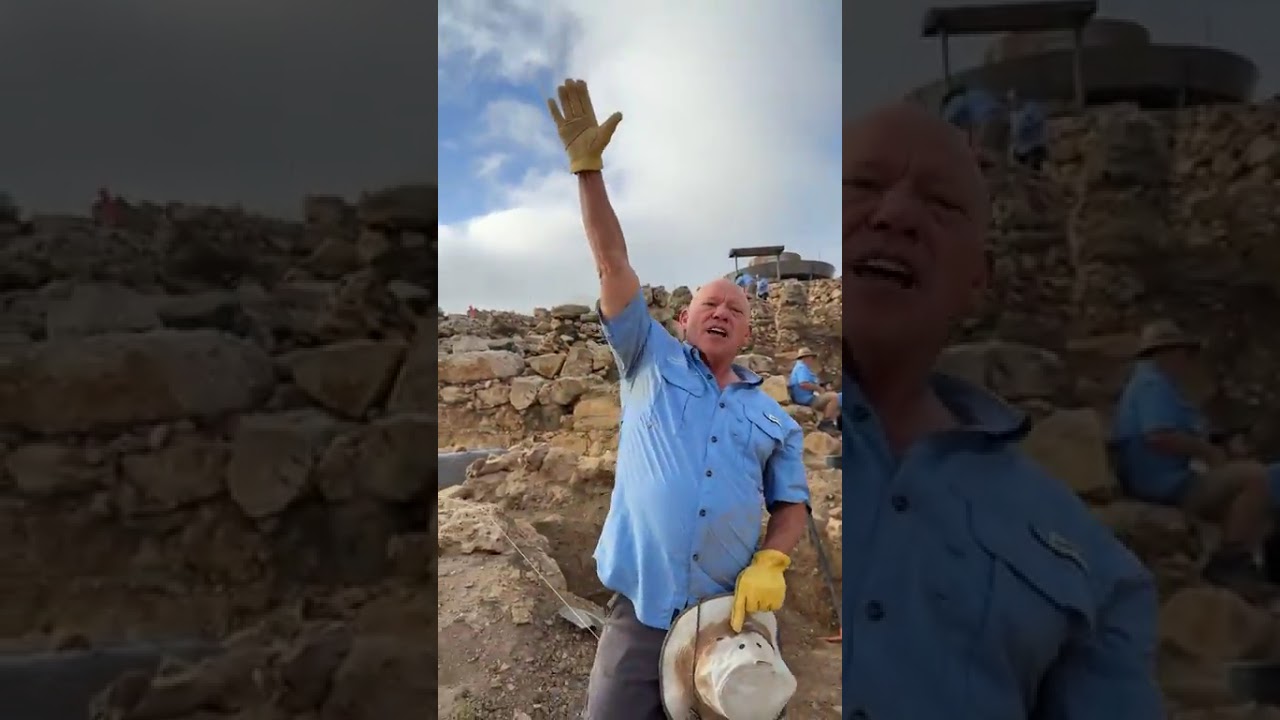 Dig Site Day 2: Dr. Stripling Moves Stones in the Gate Complex