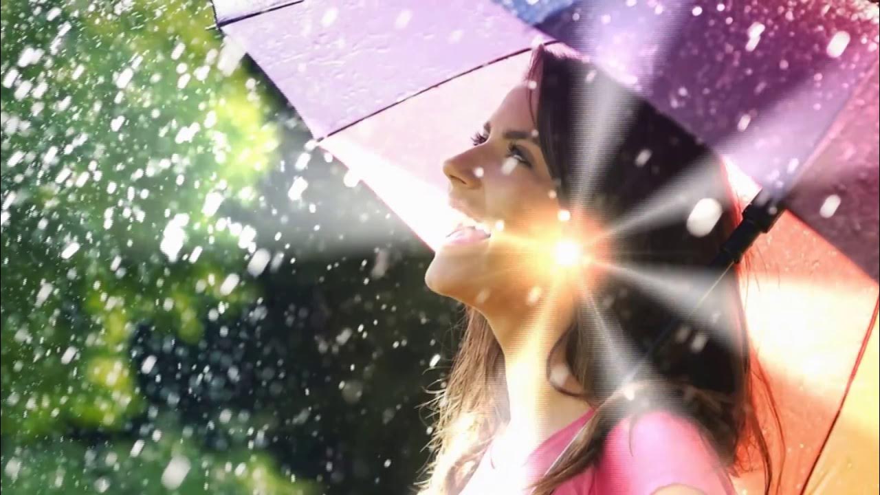 улыбка под дождем. дождь улыбка. дождь улыбка. теплый дождь. дождь улыбка.