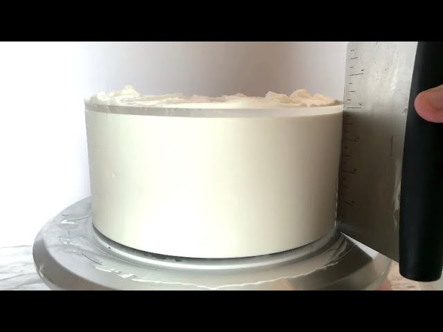 How To Get a Perfectly Straight Cake Using Acrylic Discs - Topless