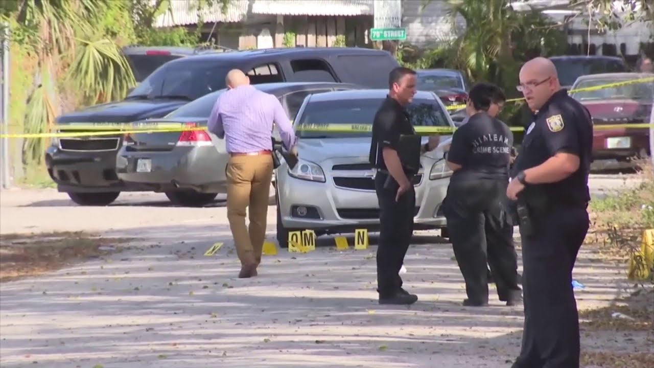 Hialeah police say armed robbery suspects opened fire at officers - YouTube