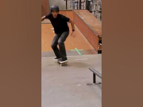 TONY HAWK LEARNS HOW TO BOARD SLIDE - YouTube