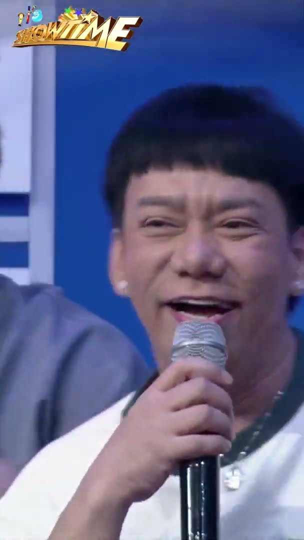 Lassy, nakitang kumakahol?! #shorts | It's Showtime
