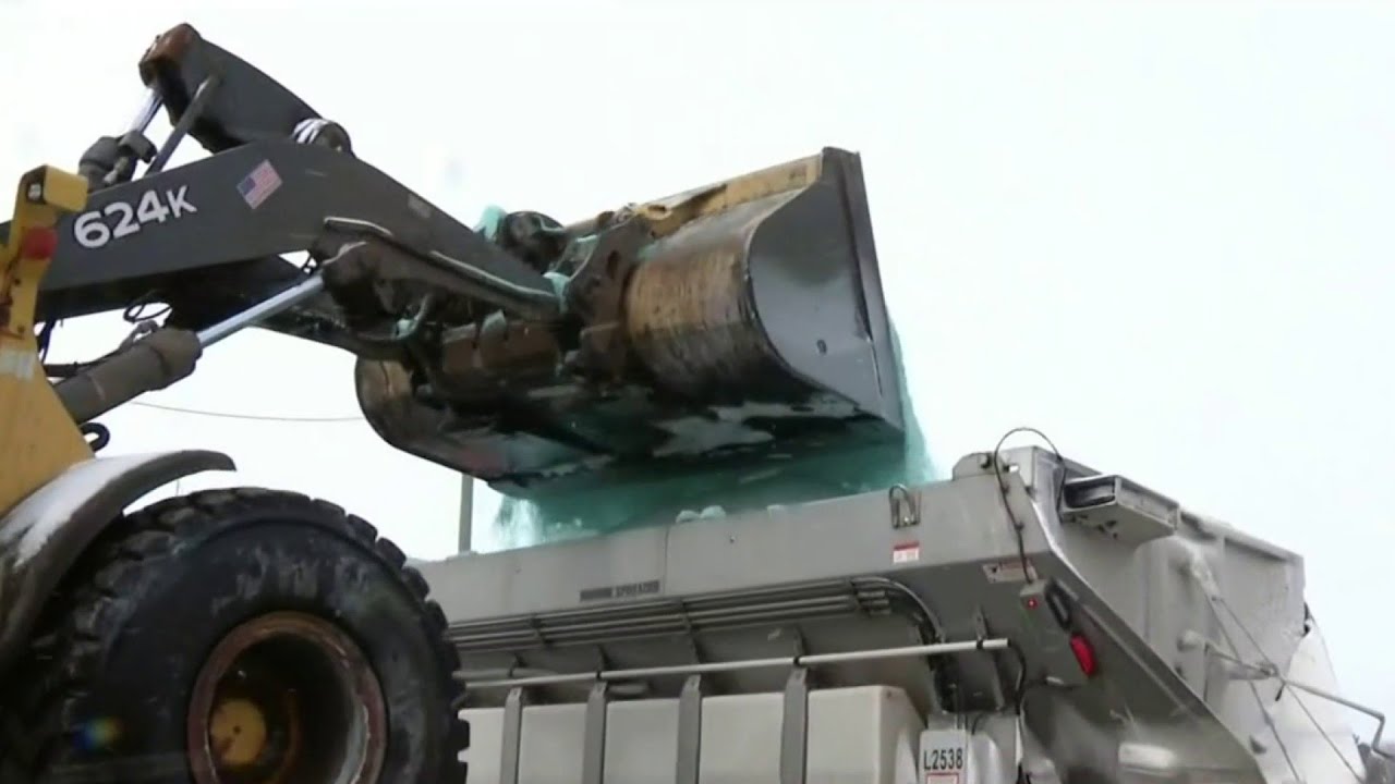 Road crews out in full force ahead of storm - YouTube