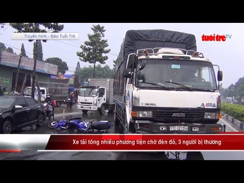 Video Xe tải tông nhiều phương tiện chờ đèn đỏ, 3 người bị... - youtube