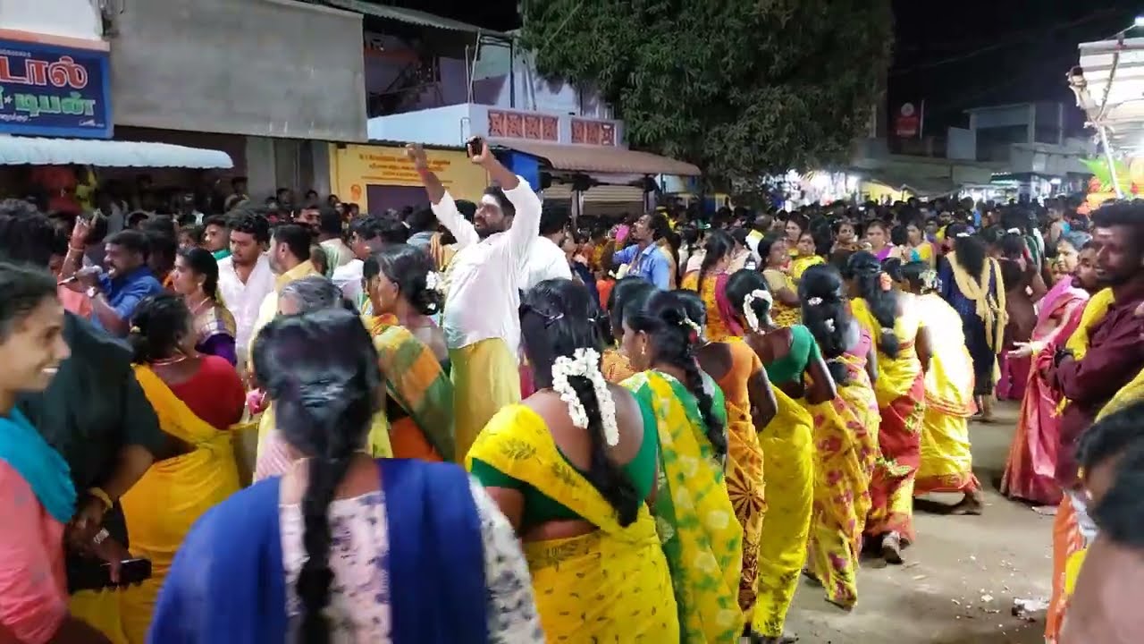 காரைக்குடி முத்துமாரியம்மன் கோவில் மூன்றாம் நாள் கும்மி கொட்டும் நிகழ்வு 2023