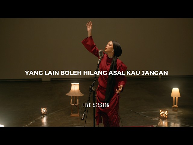 Mitty Zasia - Yang Lain Boleh Hilang Asal Kau Jangan (Live acoustic u0026 Choir) class=