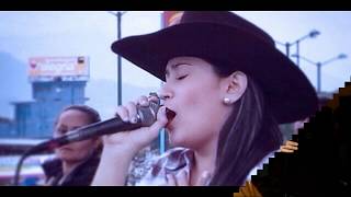 Video thumbnail of "Lagrimas de Mujer - Milena Benites Full HD"