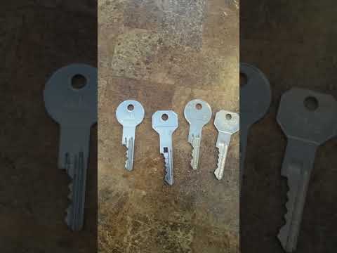 rolls-royce-keys-yale-oem-keys-tutorial-locksmith-eddy-shipek-561-693-8636-for-all-your-rolls-keys
