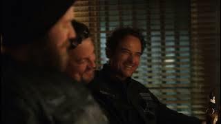 Sons of Anarchy | 1x01 | Table Gathering for The First Time | 1080p