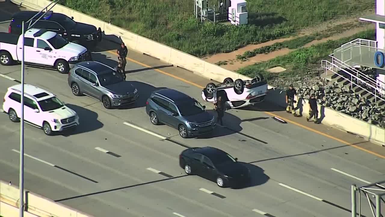 TRAFFIC ALERT: Sky 5 shows multi-vehicle crash on I-35 in OKC - YouTube