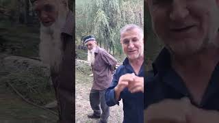 картинка: Водии Язгулом тамошои деҳаи Жамаг. 