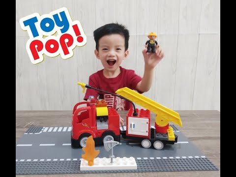 Mainan Lego di Kantor, Keren. 