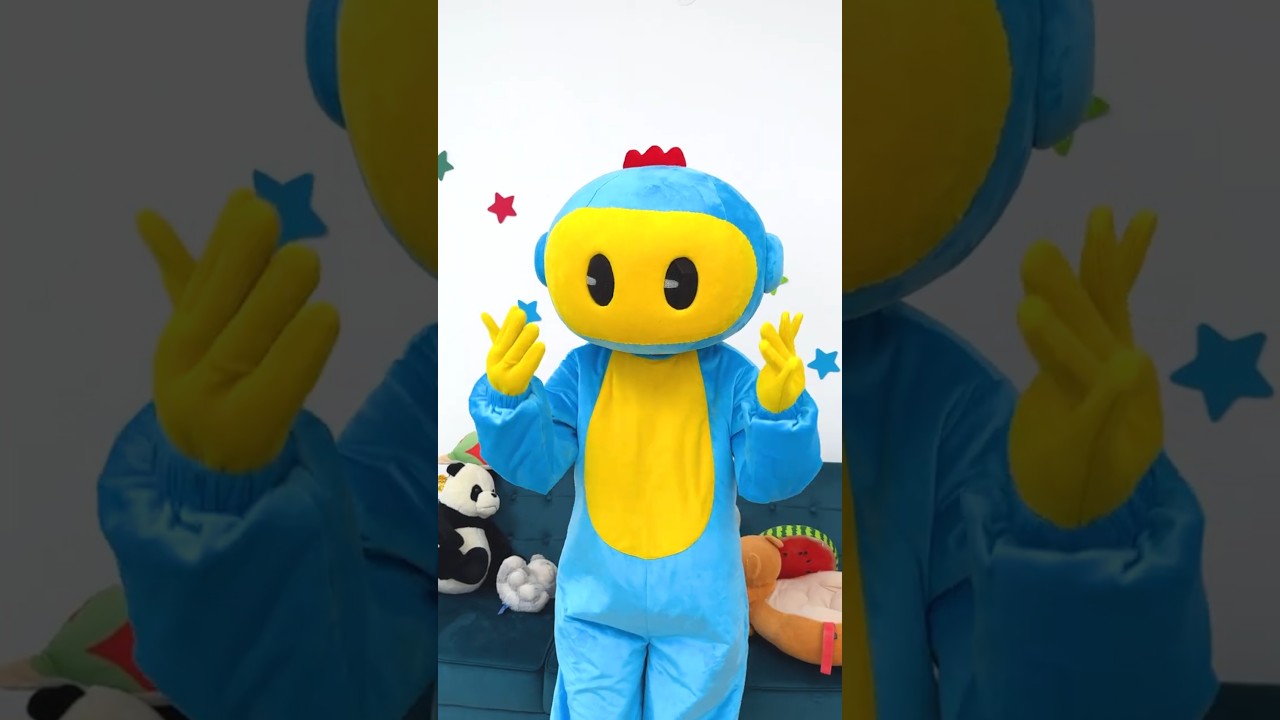 Kids Become Friends With BLURO 🤖