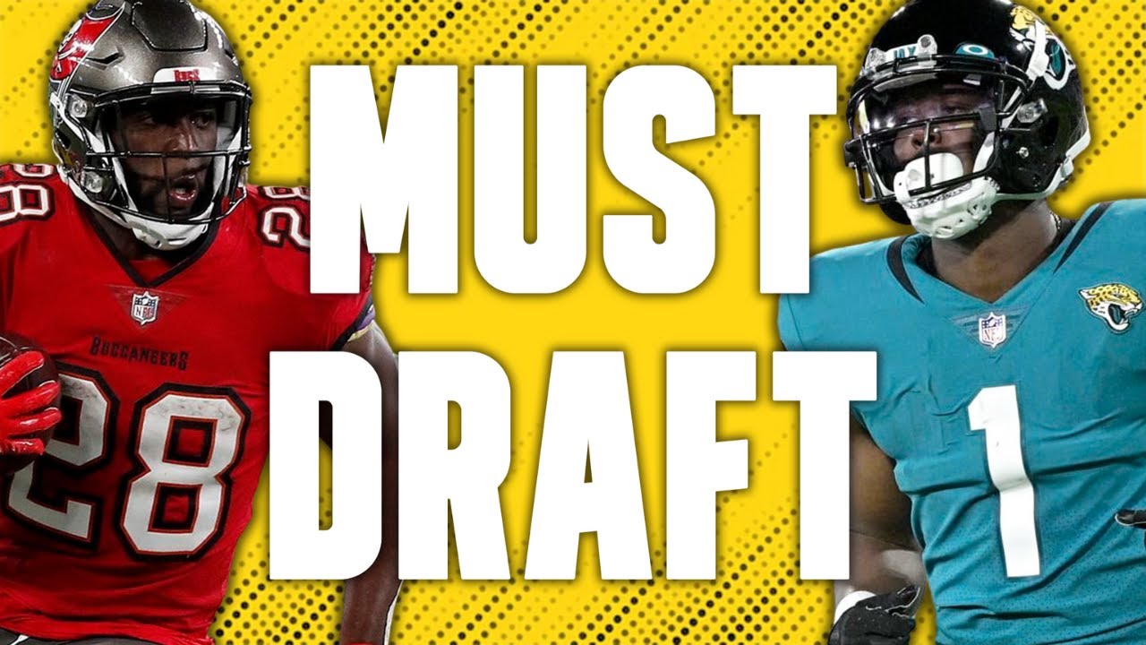 6 Early Must-Have RBs and QBs for 2022