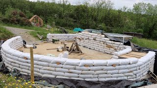 Off Grid Earthbag Workshop Part 59 Top Floor Earth Bagging