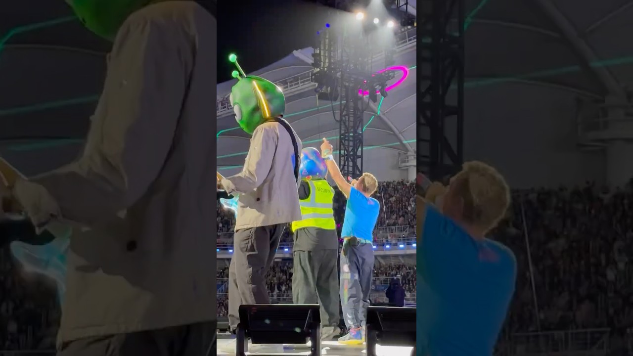 EDM Remix Dropped— a Fan Lost It, Crowd Exploded 🔊💃 | Coldplay Something Just Like This Live 2025