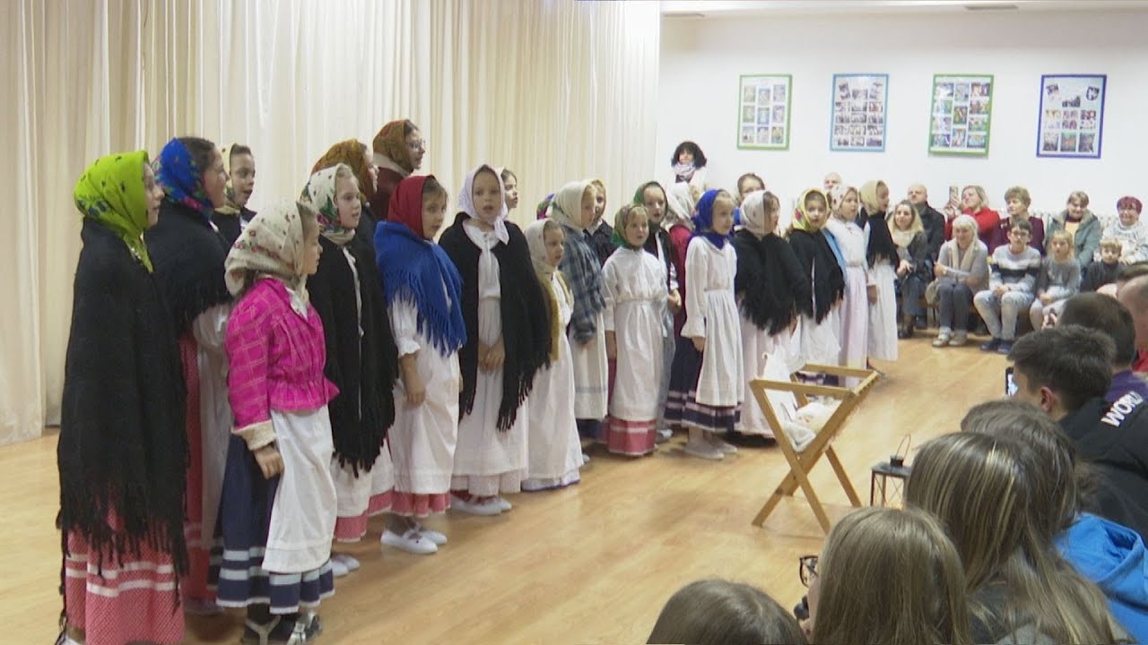 V ZŠ A.Stodolu v Záturčí vytvorili nádhernú atmosféru Vianoc. Deti programom potešili i dojali