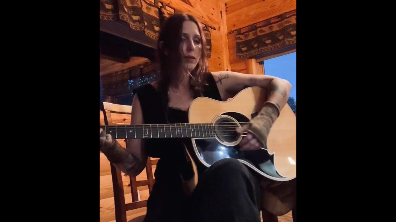 Chelsea Wolfe - Black Sabbath "Changes" acoustic cover Chelsea Wolfe - Black Sabbath "Changes" acoustic cover