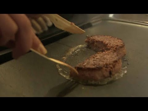 Vidéo: Ces Escalopes D'aubergines Sont Parfaites Pour Les Mangeurs De Viande Et Les Végétariens