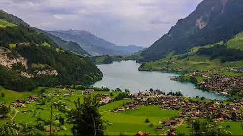 Quali sono i fiumi ei laghi della Svizzera?