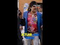 La madrina posa para Vítor y Albertano #NosotrosLosGuapos #AdriánUribe #ArielMiramontes #comedia
