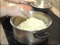 Наталья Ена готовит блюдо в посуде iCook.mp4