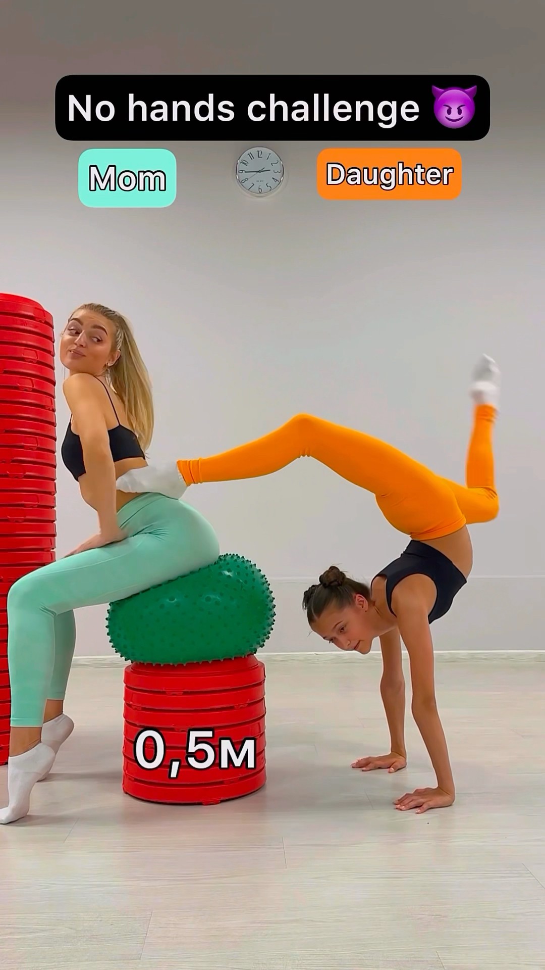 No hands challenge?❌ Who won???