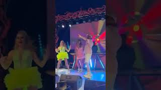 Alaçatıda Muhteşem Konser Sefo & Demet Akalın - Yerinde Dur In