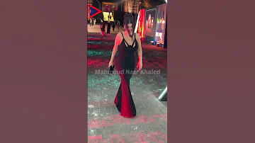 هدي الاتربي تتالق باطلالة مثيرة في حفل شاهد وفودافون 