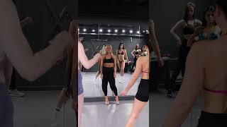 Fit Model posing workshop snippets #fitmodel #npcfitmodel #ifbbfitmodel