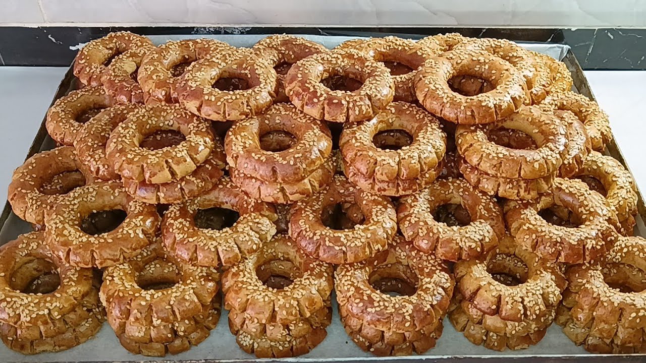 الكعك الوجدي نتاع المحلات لوصفه ليعمرها حشماتني والي ذاقو يحماق عليه مع سر نجاحه جربيه وردي عليا 💰💰💰