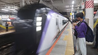E353系 S120編成 S203編成 特急はちおうじ1号八王子行が4分遅れて西国分寺駅2番線を通過するシーン