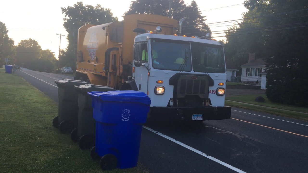 Peterbilt Labire Automizer Garbage Truck On Trash - YouTube