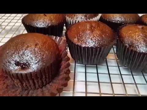 CUPCAKES DE CHOCOLATE  ECONOMICOS (SIN HUEVOS Y SIN MANTEQUILLA) CUPCAKES SIN GRASA